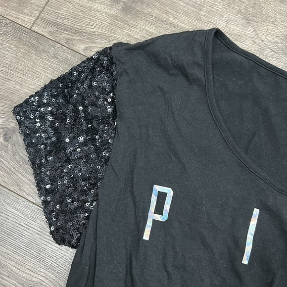 PINK Victorias Secret Crop - Picture 2 of 4